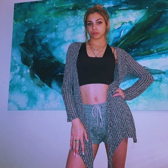 The Impeccable Pig sweater - Picture 1 of 5